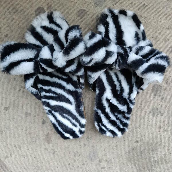 winter faux fur slippers womens leopard zebra print indoor slides warm furry girls plush slipper women home flip flops, Black
winter faux fur slippers womens leopard zebra print indoor slides warm furry girls plush slipper women home flip flops, Black