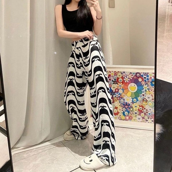korean style stripe print wide leg pant summer fashion trousers women high waist loose casual pants for women, Black;white
korean style stripe print wide leg pant summer fashion trousers women high waist loose casual pants for women, Black;white