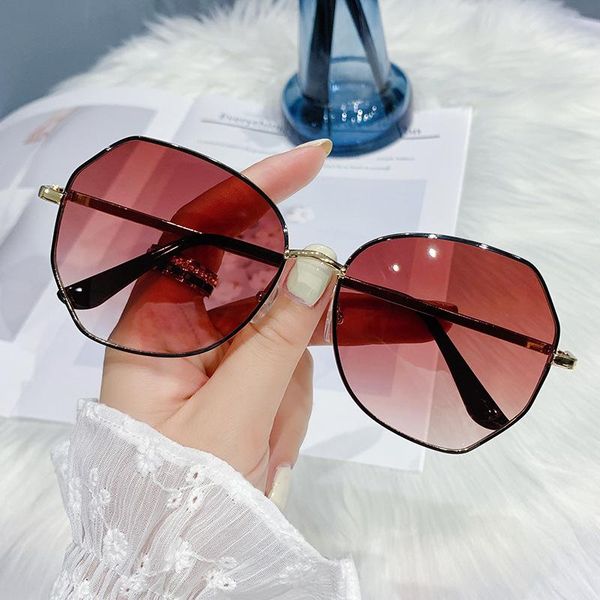 sunglasses women vintage polygon metal frame classic retro sun glasses for ladies driving shades male eyewear, White;black
sunglasses women vintage polygon metal frame classic retro sun glasses for ladies driving shades male eyewear, White;black
