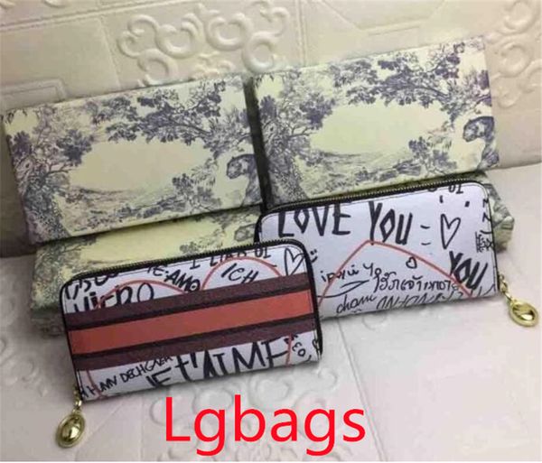 2021 lady designers wallets fashion women card holders purse classic wallet multi-card pattern hand bag with box, Red;black
2021 lady designers wallets fashion women card holders purse classic wallet multi-card pattern hand bag with box, Red;black