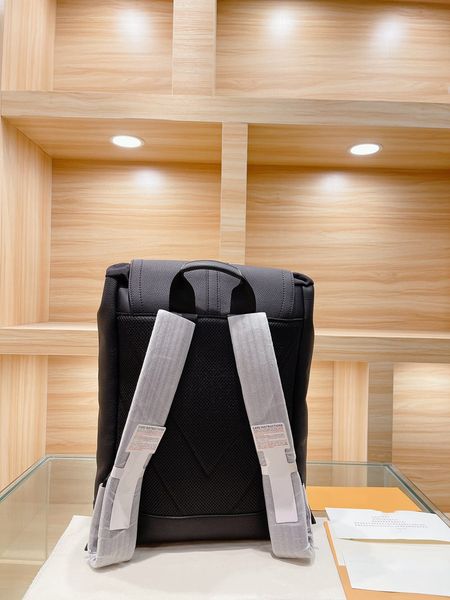 school bags 2021 autumn new fashion women and men backpacks high-quality solid leather pure steel hardware travel-bags size:30*45cm
school bags 2021 autumn new fashion women and men backpacks high-quality solid leather pure steel hardware travel-bags size:30*45cm