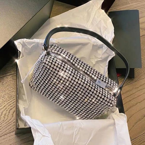 bag holderaw king water women's 2021 new fashion versatile messenger ins super fire leather underarm baghandbag hook
bag holderaw king water women's 2021 new fashion versatile messenger ins super fire leather underarm baghandbag hook