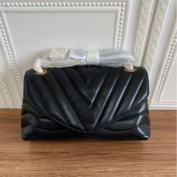 classic women new wave chain shoulder bag v shaped quilted handbag messenger crossbody bag genuine leather handbags purse l letter fahsion w
classic women new wave chain shoulder bag v shaped quilted handbag messenger crossbody bag genuine leather handbags purse l letter fahsion w