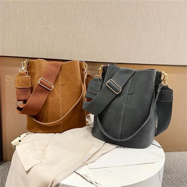 evening bags retro autumn and winter fashion pu frosted bucket bag simple shoulder messenger
evening bags retro autumn and winter fashion pu frosted bucket bag simple shoulder messenger