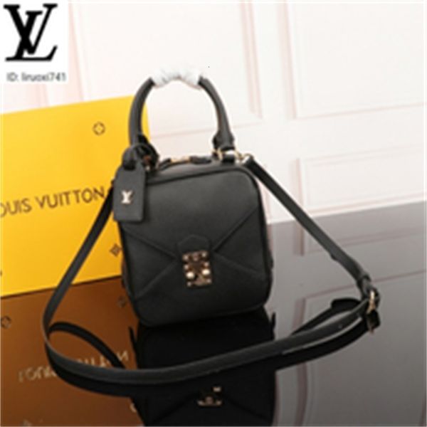 brand designer luxury bcwd m181615 black square shoulder bag women handbags iconic bags handles shoulder bags totes cross body bag clutc, Red;black
brand designer luxury bcwd m181615 black square shoulder bag women handbags iconic bags handles shoulder bags totes cross body bag clutc, Red;black