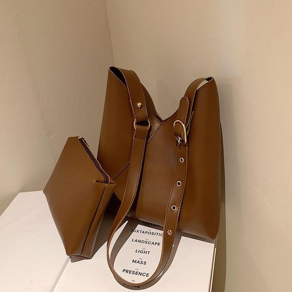 evening bags high-quality ladies large-capacity time 2021 autumn female bag retro messenger fashion commuter one-shoulder bucket
evening bags high-quality ladies large-capacity time 2021 autumn female bag retro messenger fashion commuter one-shoulder bucket
