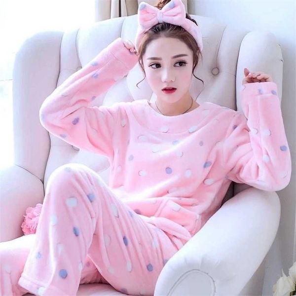 women's pajamas winter flannel warm long-sleeved sleepwear thick coral fleece two pajamas night wear women set pijama for winter 211112, Black;red
women's pajamas winter flannel warm long-sleeved sleepwear thick coral fleece two pajamas night wear women set pijama for winter 211112, Black;red