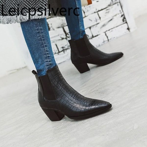boots women's autumn and winter color matching comfortable pointed mid heel short tube shoes size 34-48 5.5cm high, Black
boots women's autumn and winter color matching comfortable pointed mid heel short tube shoes size 34-48 5.5cm high, Black