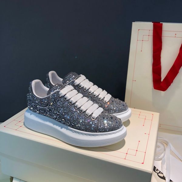 luxury designer sneaker women mens shoes classic soft stitching sneakers the color silk cowhide and rhinestone, Red;white
luxury designer sneaker women mens shoes classic soft stitching sneakers the color silk cowhide and rhinestone, Red;white