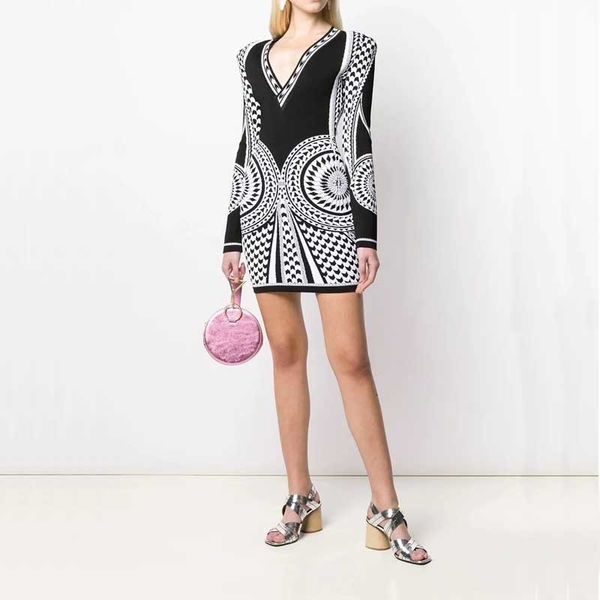 dress attacked dressed black white woman long-sleeve with low-cut v-down club celebrity boutique cocktail party bandage, Black;gray
dress attacked dressed black white woman long-sleeve with low-cut v-down club celebrity boutique cocktail party bandage, Black;gray