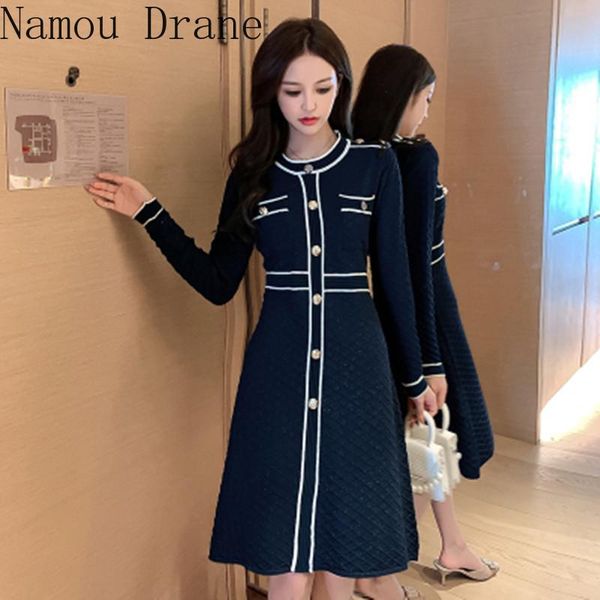 casual dresses runway 2021 autumn temperament sweet striped knitting dress women long sleeve button knee length sweater, Black;gray
casual dresses runway 2021 autumn temperament sweet striped knitting dress women long sleeve button knee length sweater, Black;gray