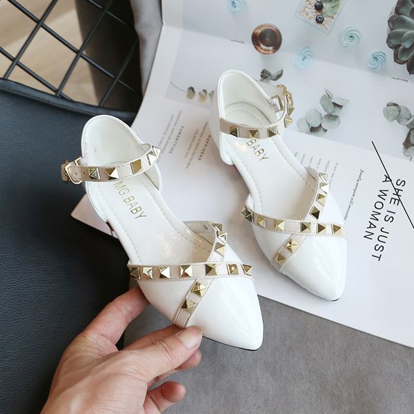 2021 spring summer new korean girls sandals children rivets flat shoes fashion princess shoes wild baotou kids shoes, Black;red
2021 spring summer new korean girls sandals children rivets flat shoes fashion princess shoes wild baotou kids shoes, Black;red
