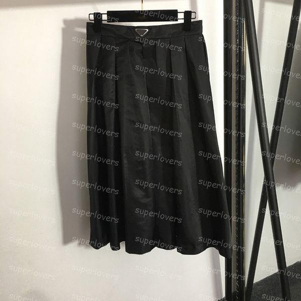vintage triangle badge skirt ins womens black pleated high waisted skirts comfortable street style dress
vintage triangle badge skirt ins womens black pleated high waisted skirts comfortable street style dress