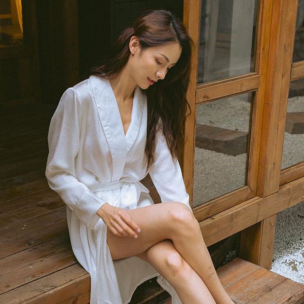women's sleepwear white kimono robe women long sleeve casual turn-down summer collar nightwear bathrobe gown intimate lingerie, Black;red
women's sleepwear white kimono robe women long sleeve casual turn-down summer collar nightwear bathrobe gown intimate lingerie, Black;red