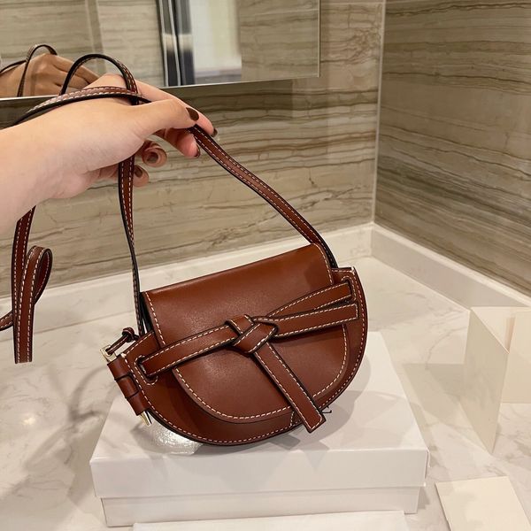 women classic brand design hand bag vintage saddle bags bow handbag belt buckle shoulder package puzzie cross-body packages
women classic brand design hand bag vintage saddle bags bow handbag belt buckle shoulder package puzzie cross-body packages
