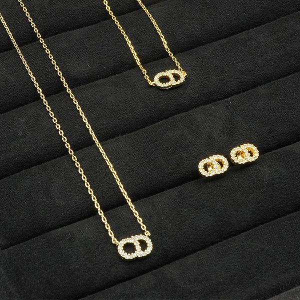 design jewelry letter small necklace earrings bracelet set net red same full diamond pearl mini earrings, Golden;silver
design jewelry letter small necklace earrings bracelet set net red same full diamond pearl mini earrings, Golden;silver