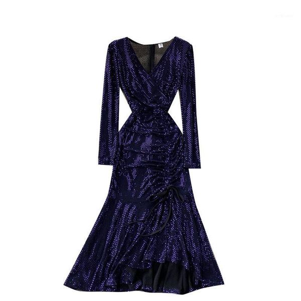 casual dresses summer fashion temperament vestidos female high-quality sequins lrregular v-neck slim-fit fishtail mid-length dress, Black;gray
casual dresses summer fashion temperament vestidos female high-quality sequins lrregular v-neck slim-fit fishtail mid-length dress, Black;gray