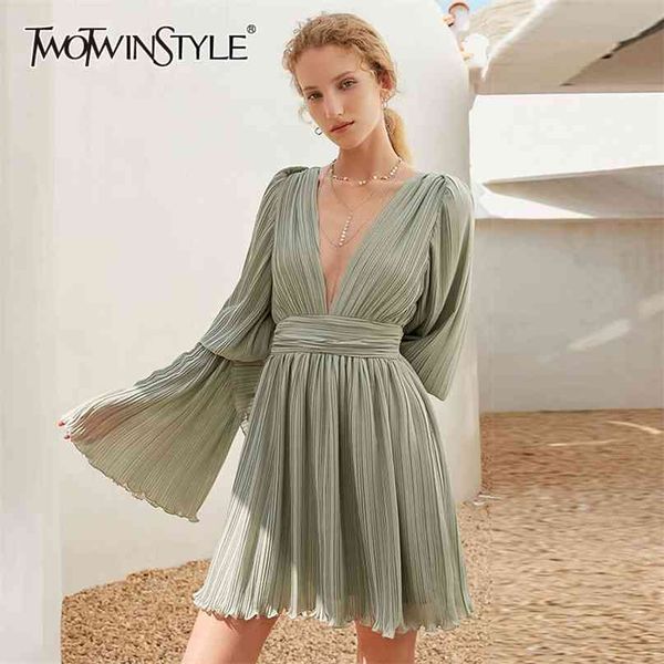 green sweet dress for women v neck lantern long sleeve high waist pleated mini dresses female fashion 210520, Black;gray
green sweet dress for women v neck lantern long sleeve high waist pleated mini dresses female fashion 210520, Black;gray