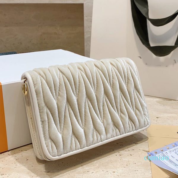 handbag women luxurys designers bags 2021 purse wallet designer handbags crossbody bag zhouzhoubao123 sheepskin shoulder chain
handbag women luxurys designers bags 2021 purse wallet designer handbags crossbody bag zhouzhoubao123 sheepskin shoulder chain
