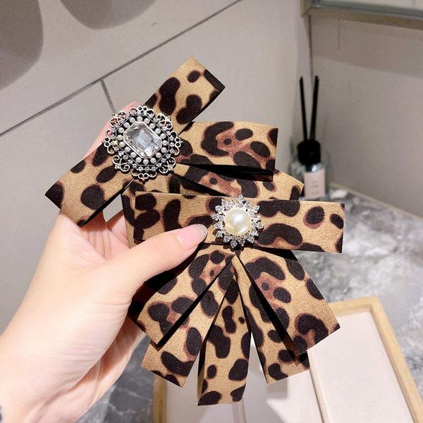 pins, brooches crystal pearl bow tie for women fabric leopard print shirt collar lapel pin fashion jewelry gifts cloth accessories, Gray
pins, brooches crystal pearl bow tie for women fabric leopard print shirt collar lapel pin fashion jewelry gifts cloth accessories, Gray