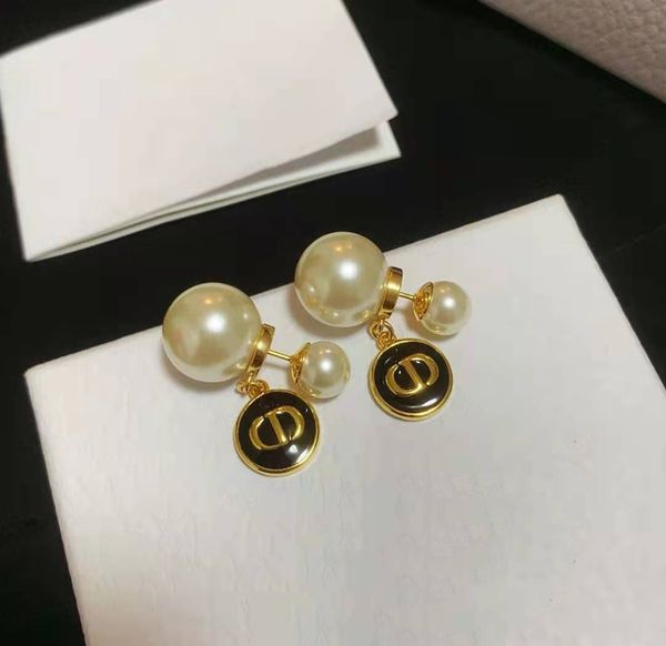 luxury jewelry 2021 new letter earrings, female pig nose earrings and earrings, Golden
luxury jewelry 2021 new letter earrings, female pig nose earrings and earrings, Golden