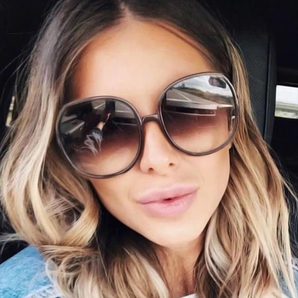 plastic classic vintage sunglasses women oversized round frame brand designer female glasses big shades oculos, White;black
plastic classic vintage sunglasses women oversized round frame brand designer female glasses big shades oculos, White;black