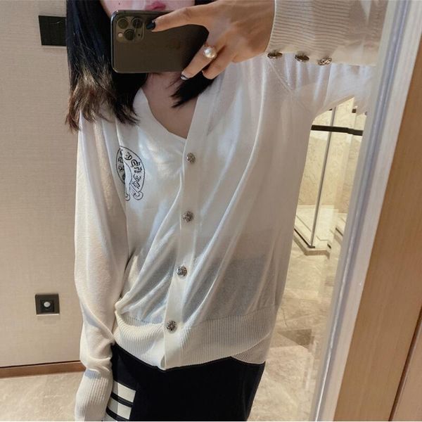 20s tide brand ch crosing spring and autumn new knitted cardigan sweater sanskrit v-neck sweater, White;black
20s tide brand ch crosing spring and autumn new knitted cardigan sweater sanskrit v-neck sweater, White;black