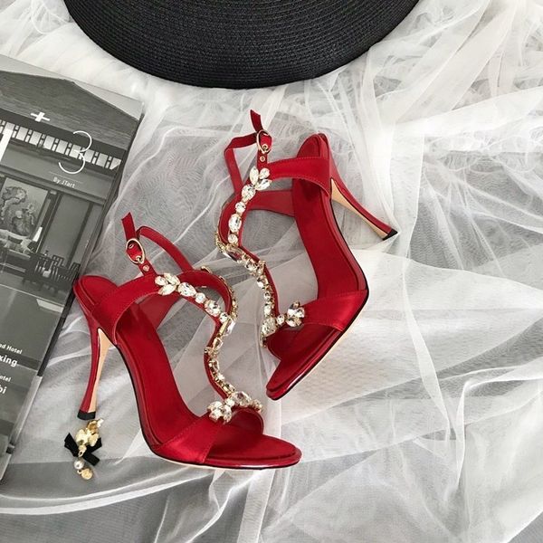 70% off wholesale flip-flops crystal rhinestone shoes ladies high heel genuine leather solid color woman sandals zapatos de mujer new luxury, Black
70% off wholesale flip-flops crystal rhinestone shoes ladies high heel genuine leather solid color woman sandals zapatos de mujer new luxury, Black
