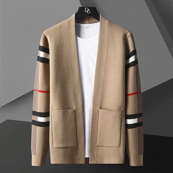 england style pocket men cardigan fashion brand autumn winter designer cardigan plus size spliced color cardigan knit jacket y0907, White;black
england style pocket men cardigan fashion brand autumn winter designer cardigan plus size spliced color cardigan knit jacket y0907, White;black