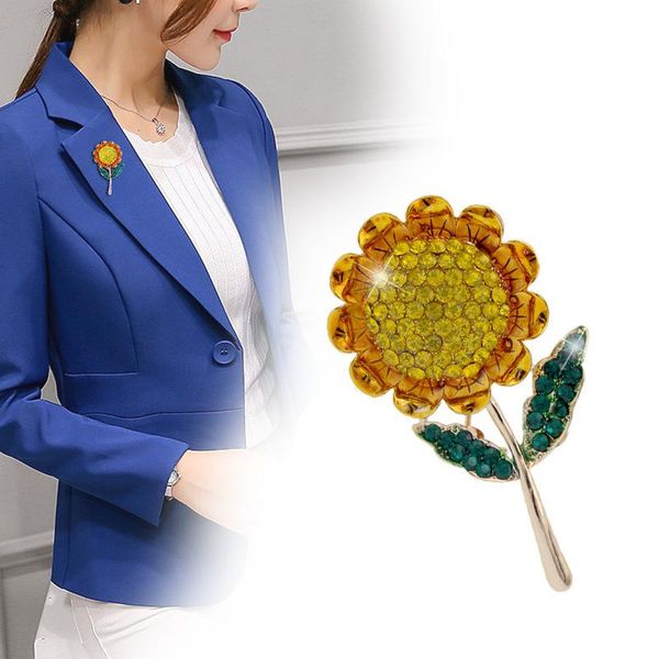 pins, brooches queen lotus sunflower for women fashion jewelry cute crystal brooch zircon pins gift, Gray 
pins, brooches queen lotus sunflower for women fashion jewelry cute crystal brooch zircon pins gift, Gray