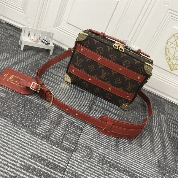 20ss mens soft trunk bag women fashion shoulder bag lady casual wallet luxurys designers bags handbags with flower 2021 cross body
20ss mens soft trunk bag women fashion shoulder bag lady casual wallet luxurys designers bags handbags with flower 2021 cross body