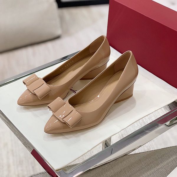 2021 designer luxury sandals wedding party dress triple fashion trend luxury women slippers real leather shoes runner trainers sport shoes 3, Black
2021 designer luxury sandals wedding party dress triple fashion trend luxury women slippers real leather shoes runner trainers sport shoes 3, Black