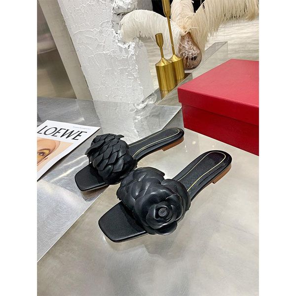 fashion beach shoes three-dimensional flowers gold ladies slippers women sandals high quality, Black
fashion beach shoes three-dimensional flowers gold ladies slippers women sandals high quality, Black