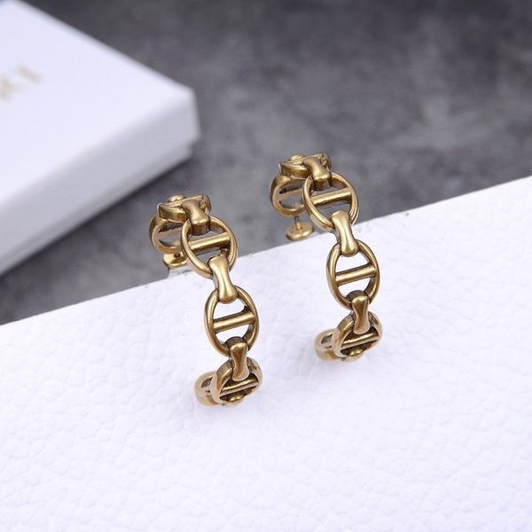 new earrings 925 silver needle high version letter fashion earrings for women fine jewelry sale
new earrings 925 silver needle high version letter fashion earrings for women fine jewelry sale