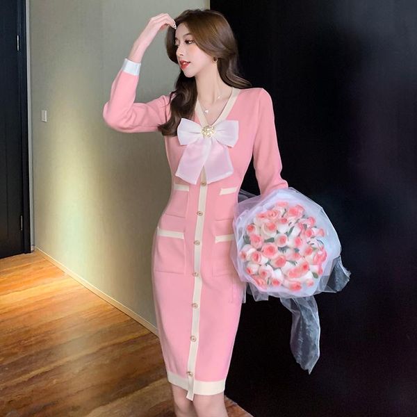 casual dresses knitted dress autumn winter women temperament v-neck bow waist contrast color bodycon ladies sweater mid-length, Black;gray 
casual dresses knitted dress autumn winter women temperament v-neck bow waist contrast color bodycon ladies sweater mid-length, Black;gray