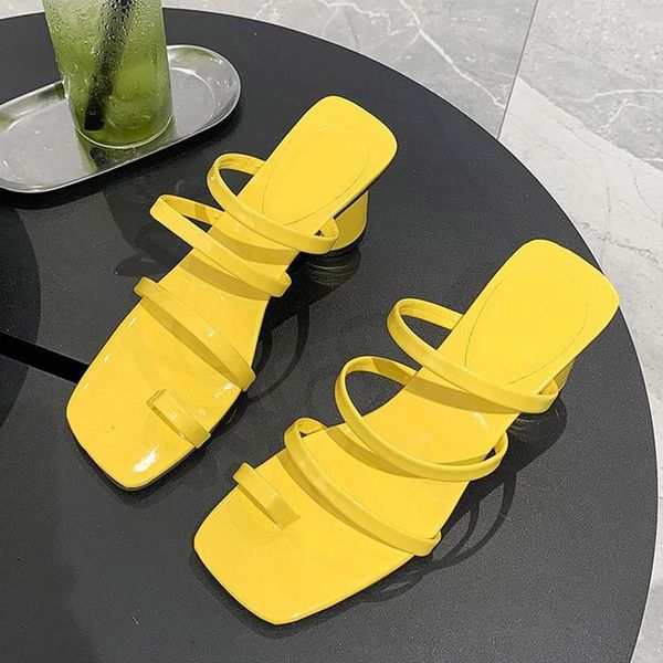 2021 new women's shoes round high heeled summer fashion casual solid color outdoor leather ladies slippers clip toe flipflopss, Black
2021 new women's shoes round high heeled summer fashion casual solid color outdoor leather ladies slippers clip toe flipflopss, Black