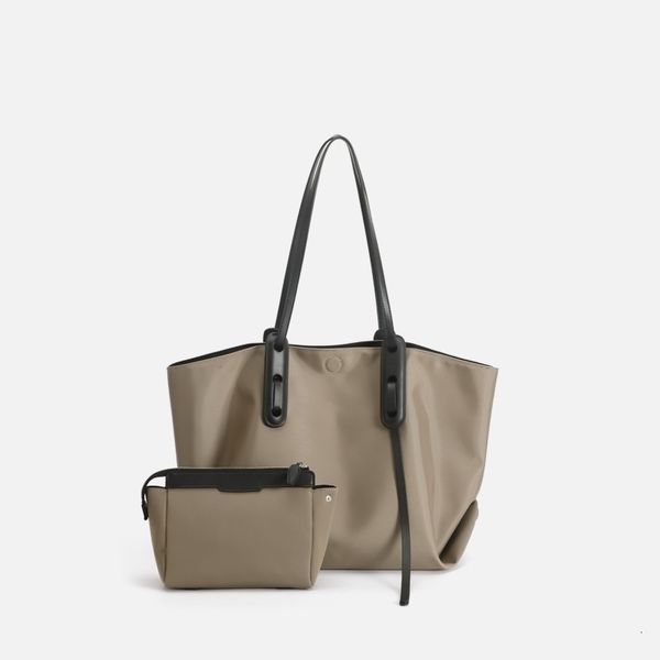 hong kong nylon canvas large capacity one shoulder portable women's autumn and winter dragon tote bag
hong kong nylon canvas large capacity one shoulder portable women's autumn and winter dragon tote bag