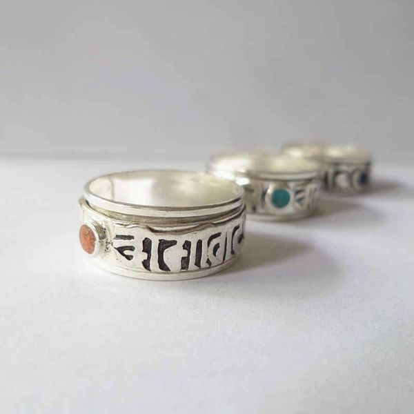 tibetan six words mantras amulet spin lucky rings white metal copper ring om ma ni pad me hum cluster, Golden;silver
tibetan six words mantras amulet spin lucky rings white metal copper ring om ma ni pad me hum cluster, Golden;silver