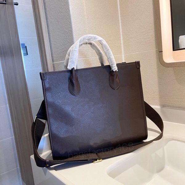 high-end luxury letter graffiti shopping bag leather goods design fashion leisure travel commuting large capacity inclined shoulder bag tote
high-end luxury letter graffiti shopping bag leather goods design fashion leisure travel commuting large capacity inclined shoulder bag tote