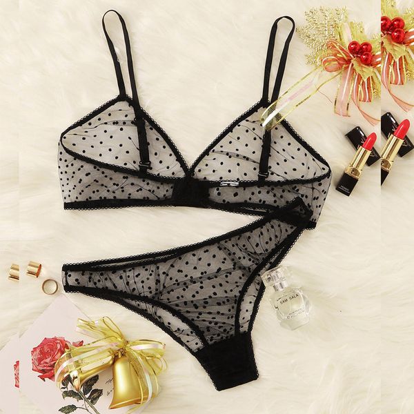 three-point 2021 suspender bra set, Black;white
three-point 2021 suspender bra set, Black;white