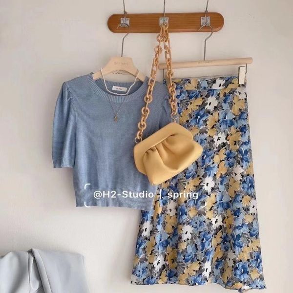 oil painting printed skirt medium-length a-word hanfeng crushed flower chiffon skirts, Black
oil painting printed skirt medium-length a-word hanfeng crushed flower chiffon skirts, Black