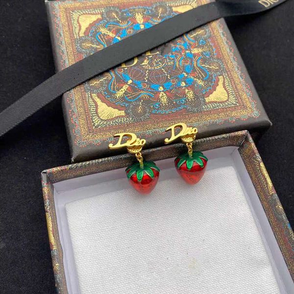 the new letter d hoop are suitable for women red strawberry pendant earrings gifts white pearl love earrings fashion brand luxury jewelry, Golden;silver
the new letter d hoop are suitable for women red strawberry pendant earrings gifts white pearl love earrings fashion brand luxury jewelry, Golden;silver