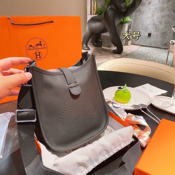 group women small luxurys light handbags luxury net red same fashion high-end brand leather portable single shoulder cross men's bag wo
group women small luxurys light handbags luxury net red same fashion high-end brand leather portable single shoulder cross men's bag wo