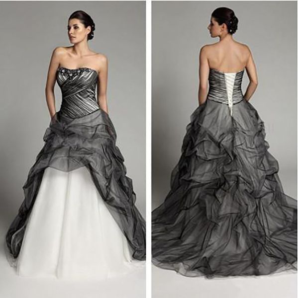new white and black wedding dresses sweetheart sleeveless applique beaded ruffles sweep train tulle princess wedding gowns
new white and black wedding dresses sweetheart sleeveless applique beaded ruffles sweep train tulle princess wedding gowns