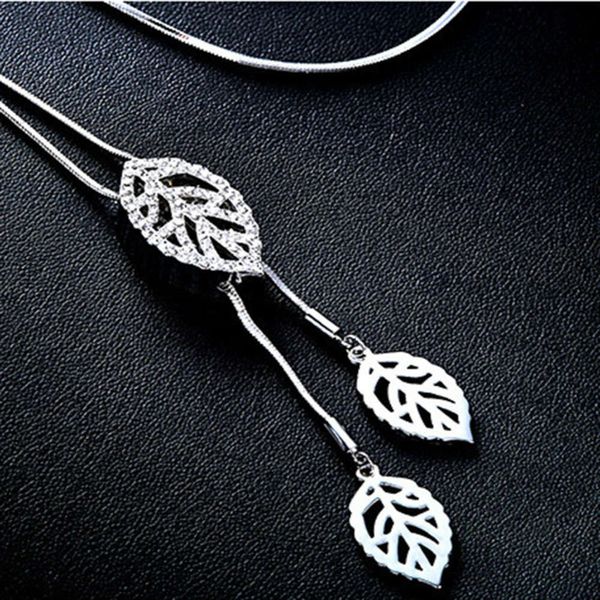 simple fashion with diamond four leaf grass tassel pendant long sweater chain women's decorative accessories necklace popular jewelry, Black
simple fashion with diamond four leaf grass tassel pendant long sweater chain women's decorative accessories necklace popular jewelry, Black