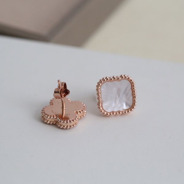 luxury designer clover stud earrings love earring classic charm earrings jewelry couple gift pendant screw party wedding cleefing, Golden;silver
luxury designer clover stud earrings love earring classic charm earrings jewelry couple gift pendant screw party wedding cleefing, Golden;silver