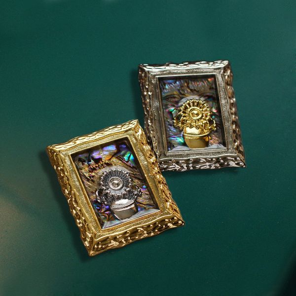 factory wholesale new creative van gogh oil painting sunflower brooch high grade enamel ins french brooch bag buckle hea/rtsch/rome
factory wholesale new creative van gogh oil painting sunflower brooch high grade enamel ins french brooch bag buckle hea/rtsch/rome