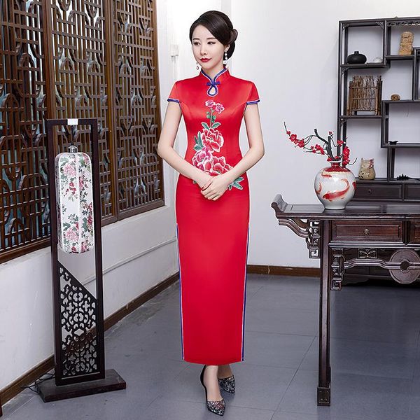 red slim hollow out long cheongsam lady exquisite flower appliques trim novelty qipao elegant chinese formal party dress ethnic clothin
red slim hollow out long cheongsam lady exquisite flower appliques trim novelty qipao elegant chinese formal party dress ethnic clothin