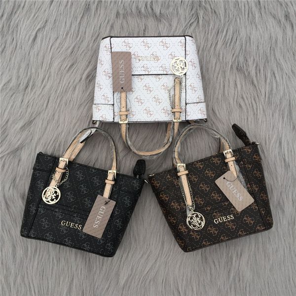 new g-shaped small printed women's bag single shoulder diagonal fashion trend dumpling
new g-shaped small printed women's bag single shoulder diagonal fashion trend dumpling