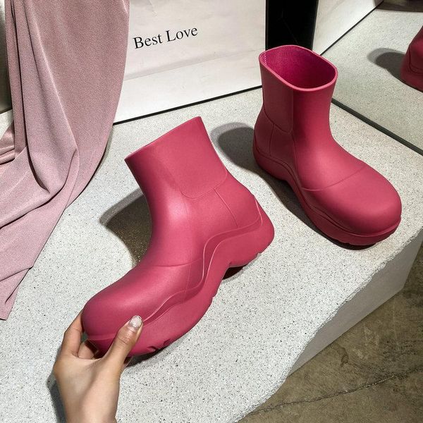 boots 2021 brand women rain rubber ladies walking waterproof ankle rainboots casual thick bottom short boot, Black
boots 2021 brand women rain rubber ladies walking waterproof ankle rainboots casual thick bottom short boot, Black